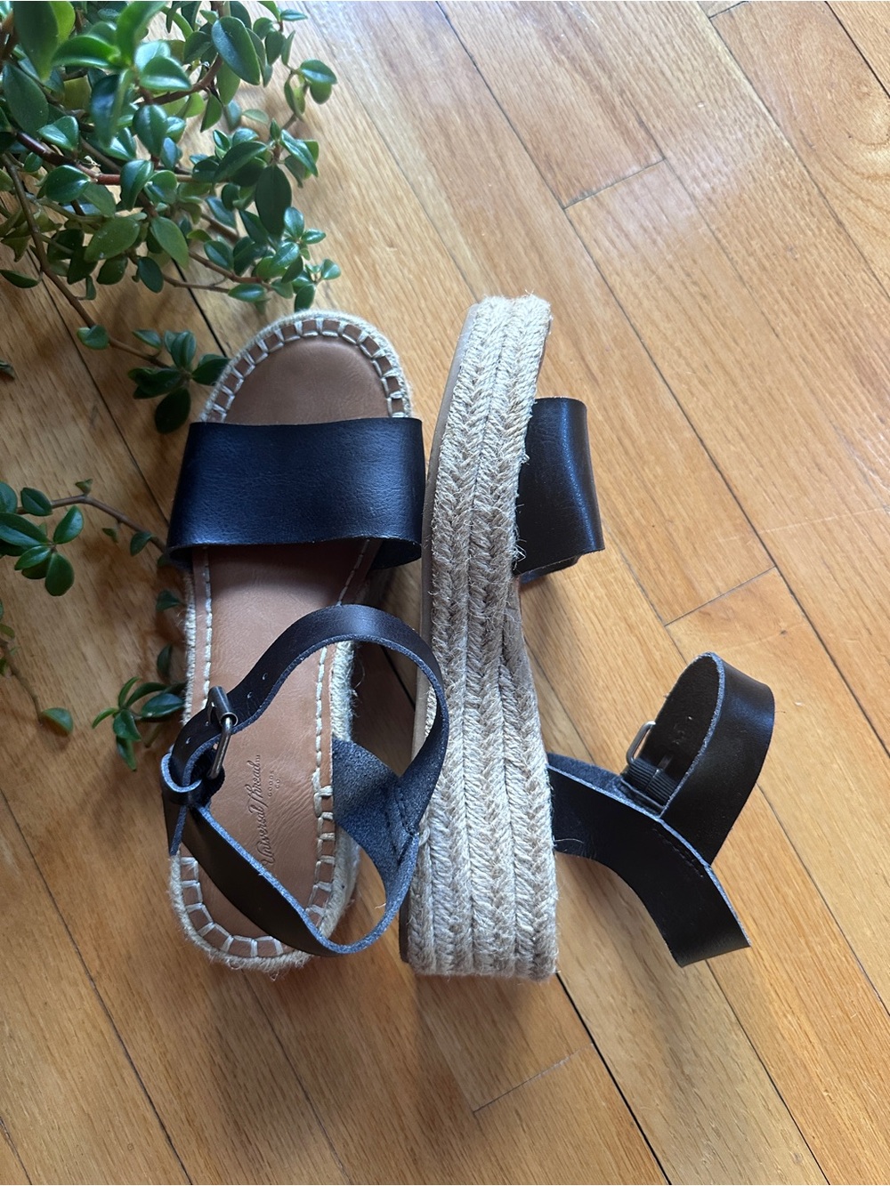 Universal Thread Black Espadrille 2” Platform Sandals size 7.5M